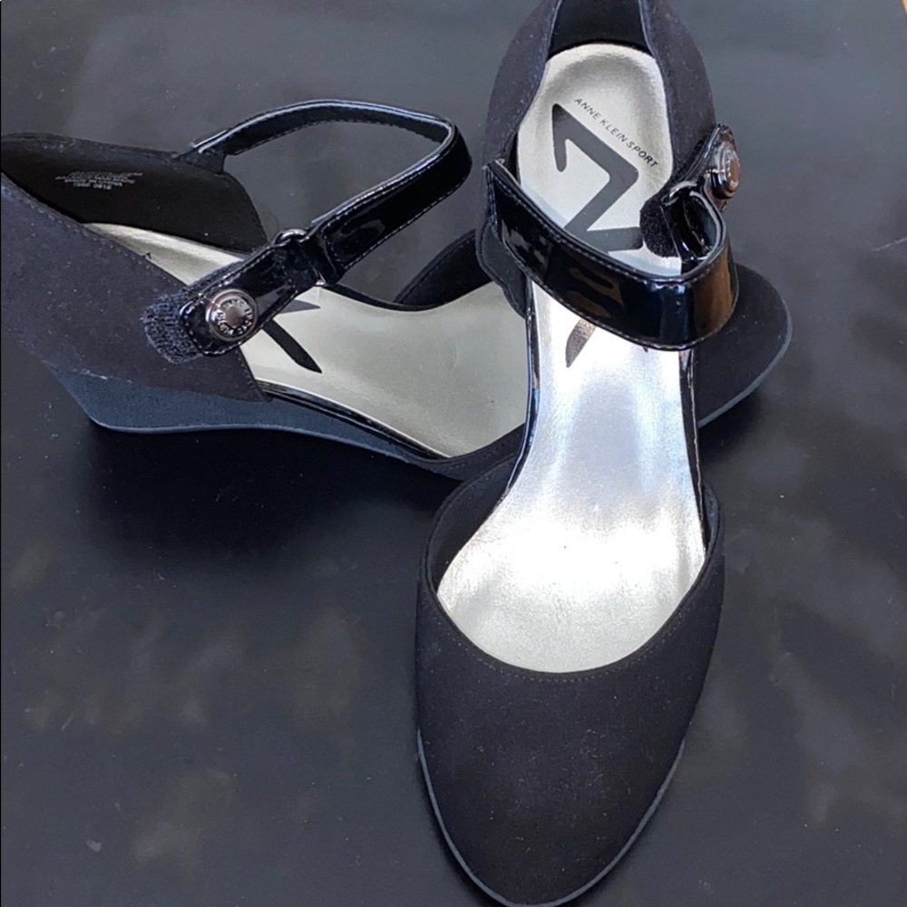 AK sport Velcro strap shoe